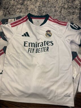 Real Madrid Jersey - home 26/27 White with Red & Black Accents slim fit shirtkit